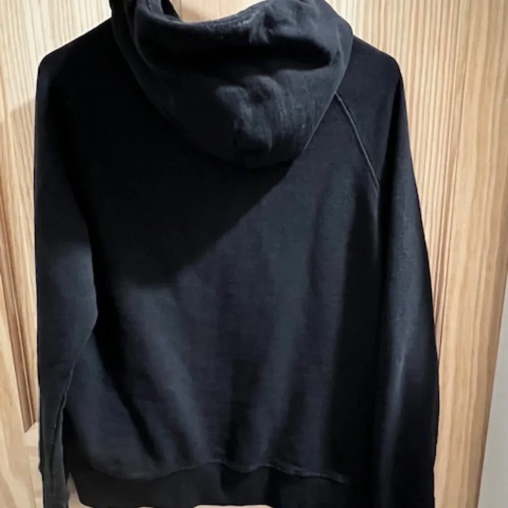 Banana Republic Garment Dye Logo Hoodie.‎ Retro look ribbed cuffs and hems Large